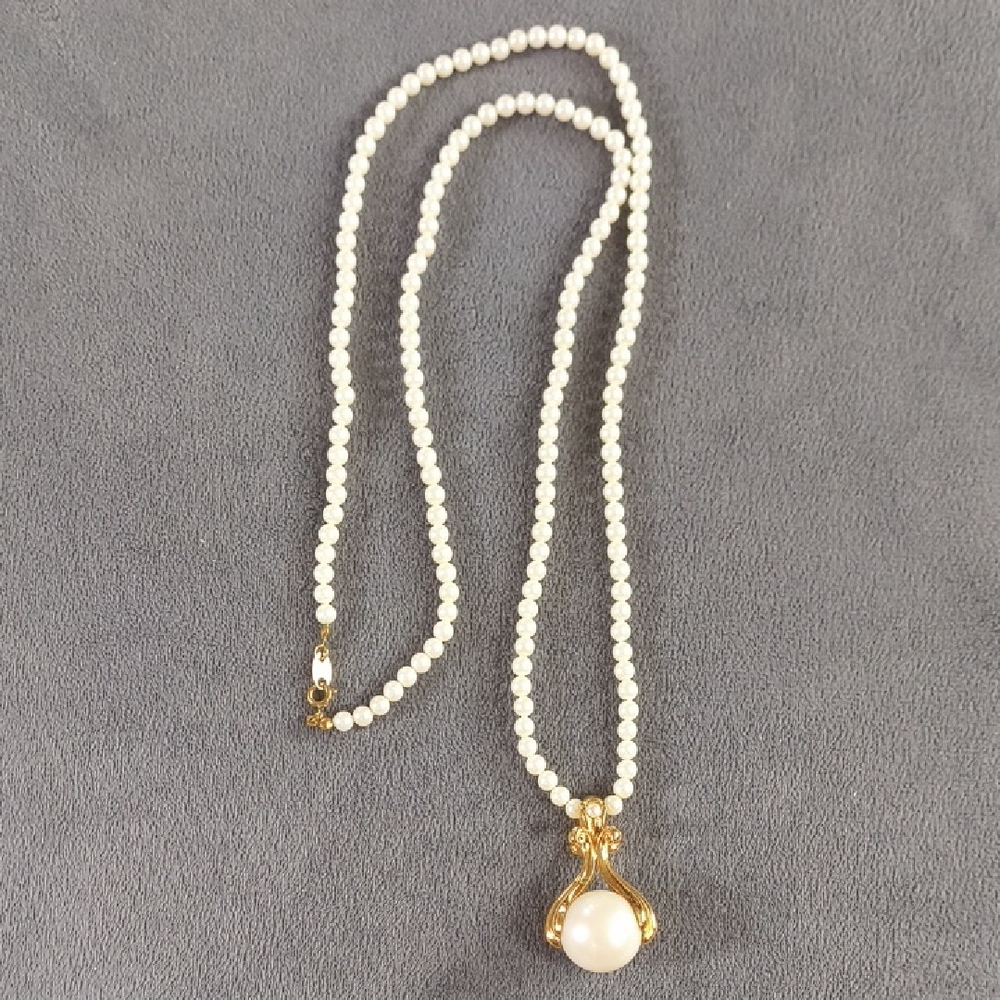 10 Items/$10 Elegant Gold and White Pearl Necklace